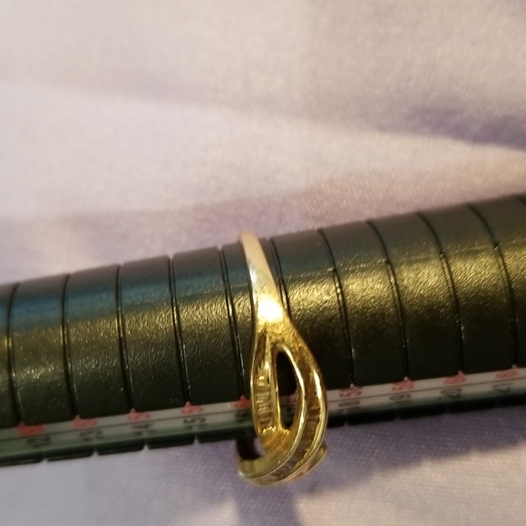 10K ring with genuine baguette diamonds.  8 1/4,  MAKE ME AN OFFER! - Picture 4 of 9